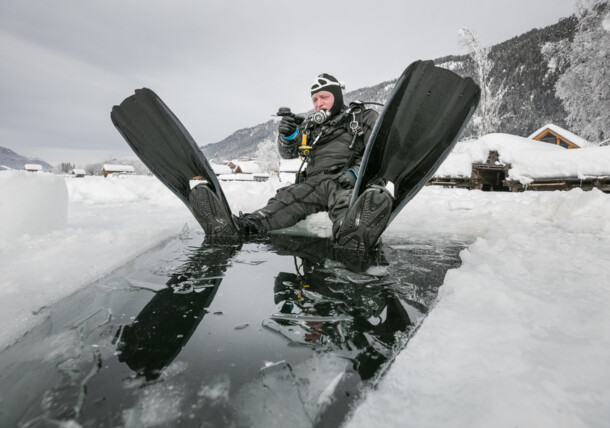     Ice diving at Lake Weissensee 